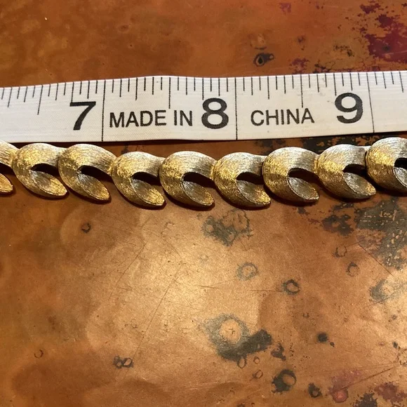 Vintage Monet Necklace - Picture 3 of 6